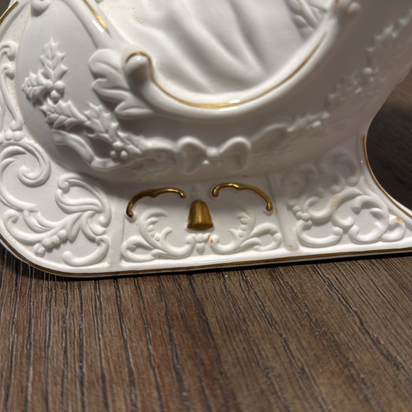 The Lenox White Christmas Music Box - Picture 4 of 12